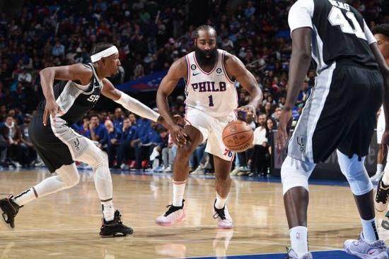 1666548133392005667.jpg 76ren.jpg